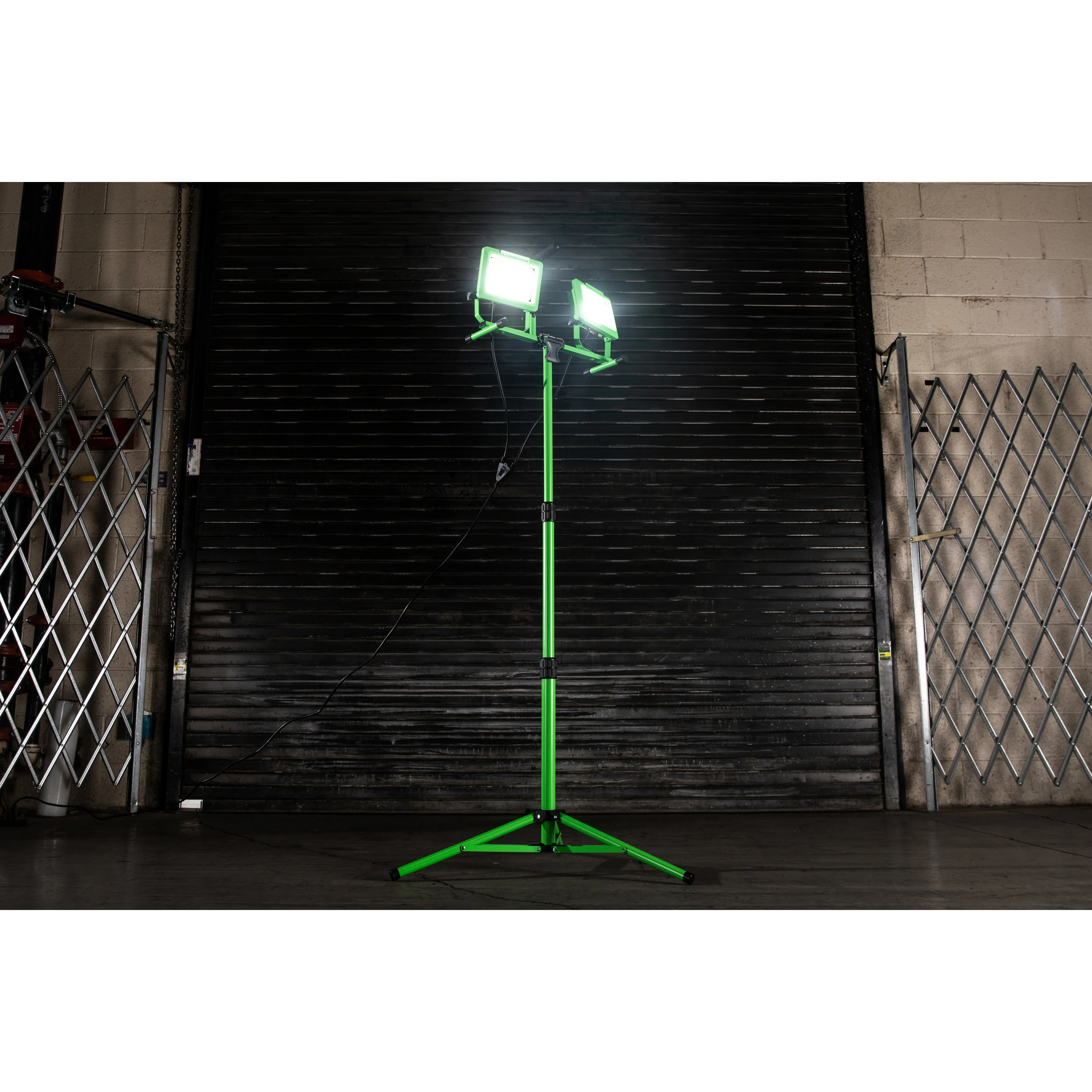 13,000-Lumen Dual Head LED Portable Flood Light with Detachable Metal Tripod, Splashproof Outdoor Enclosure, 8-Foot Power Cord - Image 12