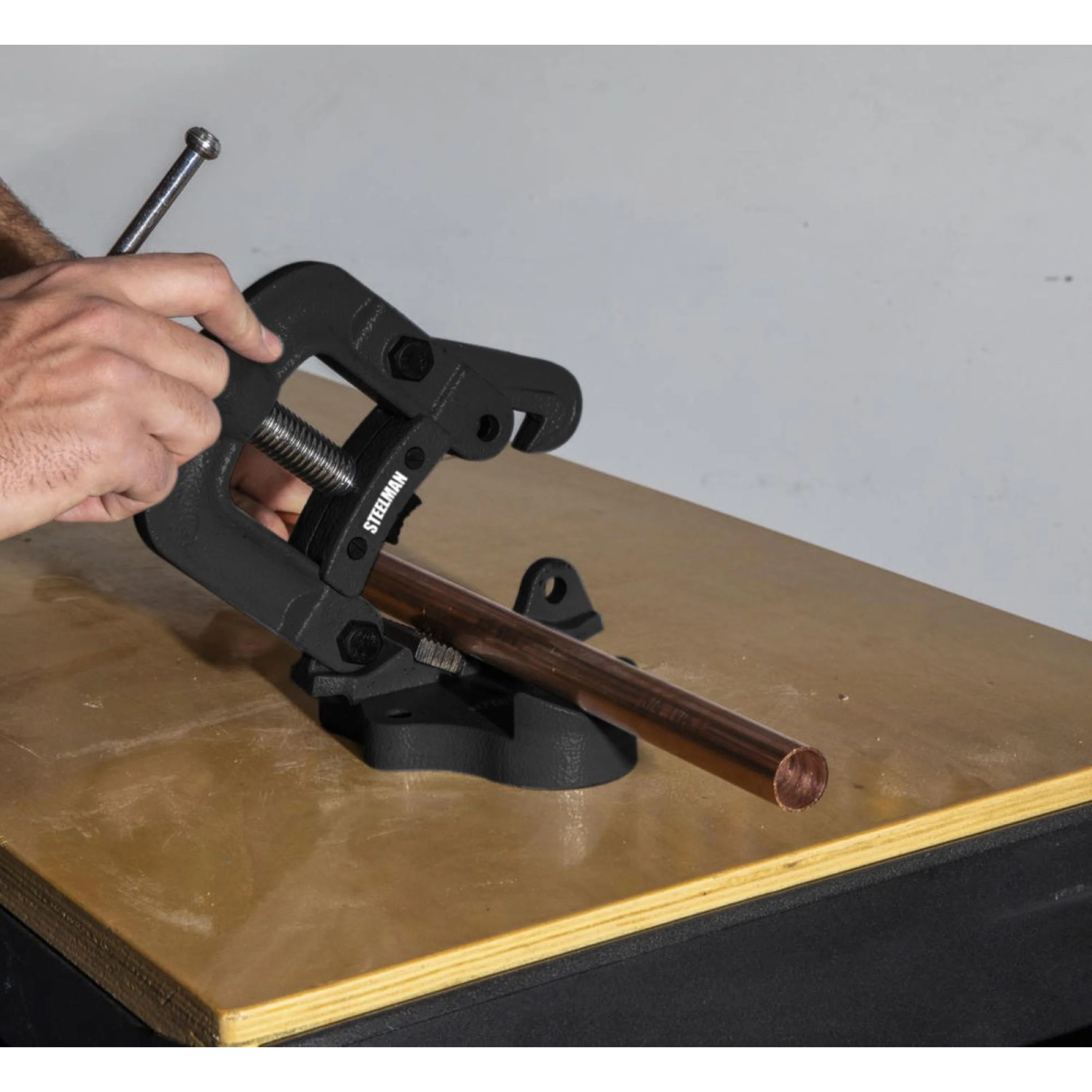 2-inch Bench Top V-Jaw Yoke Vise - Image 4