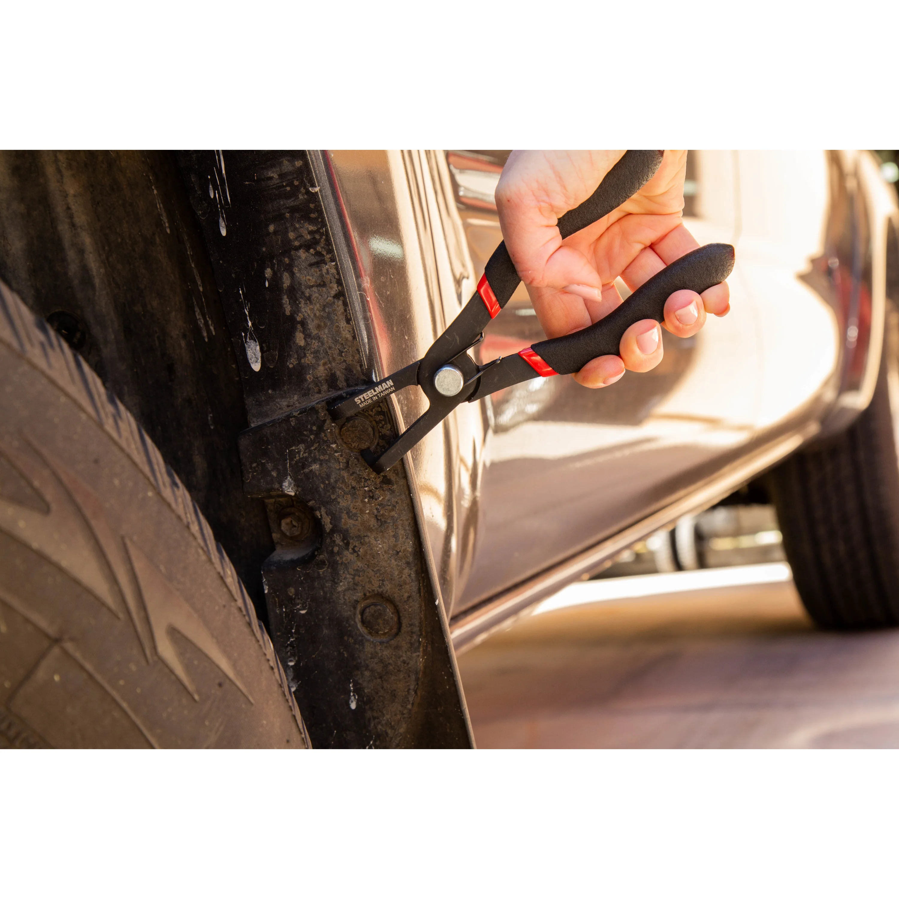 80-Degree Offset Push Pin and Trim Anchor Pliers - Image 9