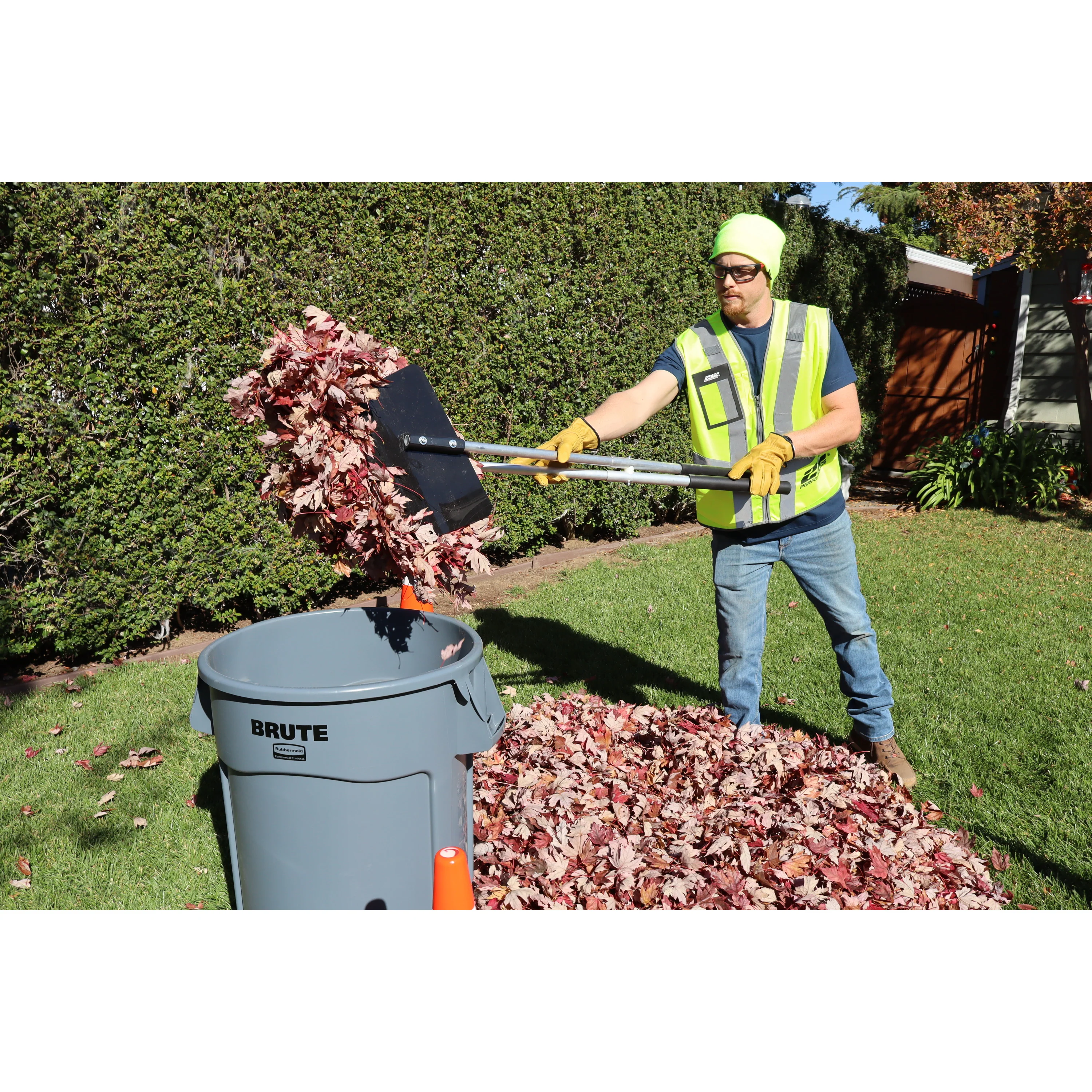 42-inch Yard Waste and Leaf Pickup Tool - Image 11